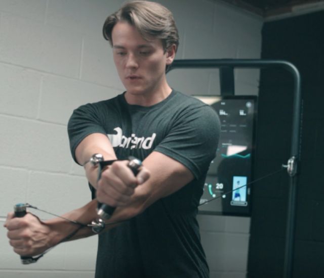 How AI Handles Plateau Periods Differently Than Human Trainers | Speediance smart home gym