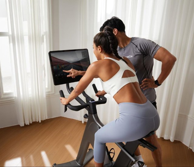 Couple using Speediance VeloNix