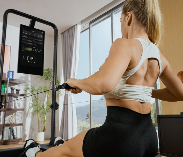 Rowing Machine Benefits for Women According to Experts