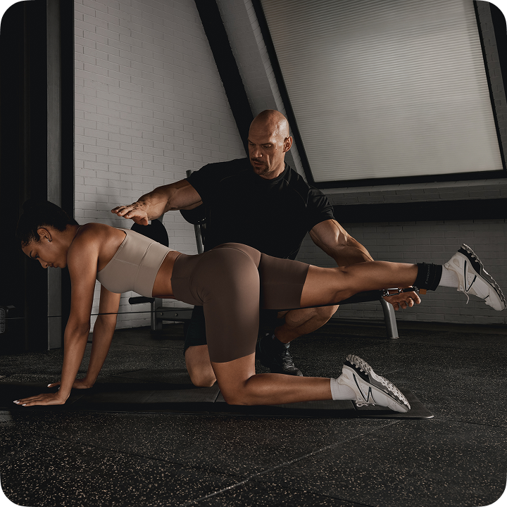 Kneeling Leg Raise